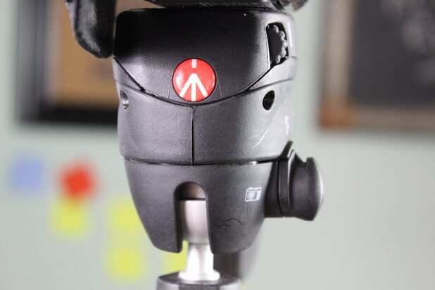 Manfrotto Compact Action Tripod